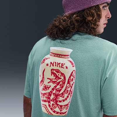 Nike SB Max90 Skate T-Shirt. Nike.com